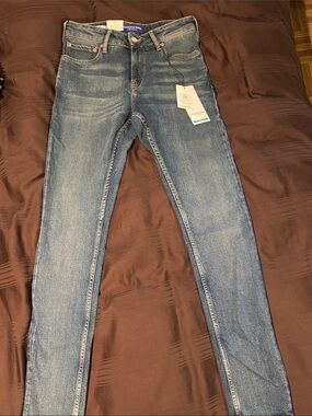 Scotch & Soda Medium Blue Skinny Jeans with Red Leather Patch